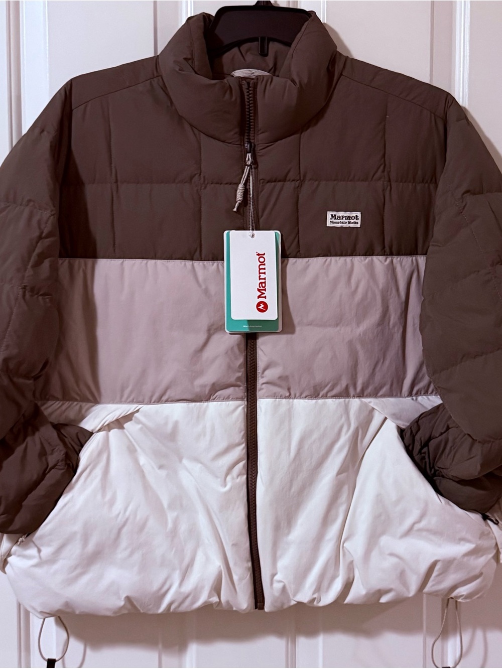 Marmot Women's Colorblock Puffer Jacket in Brown, Taupe & White. Ares Down xl